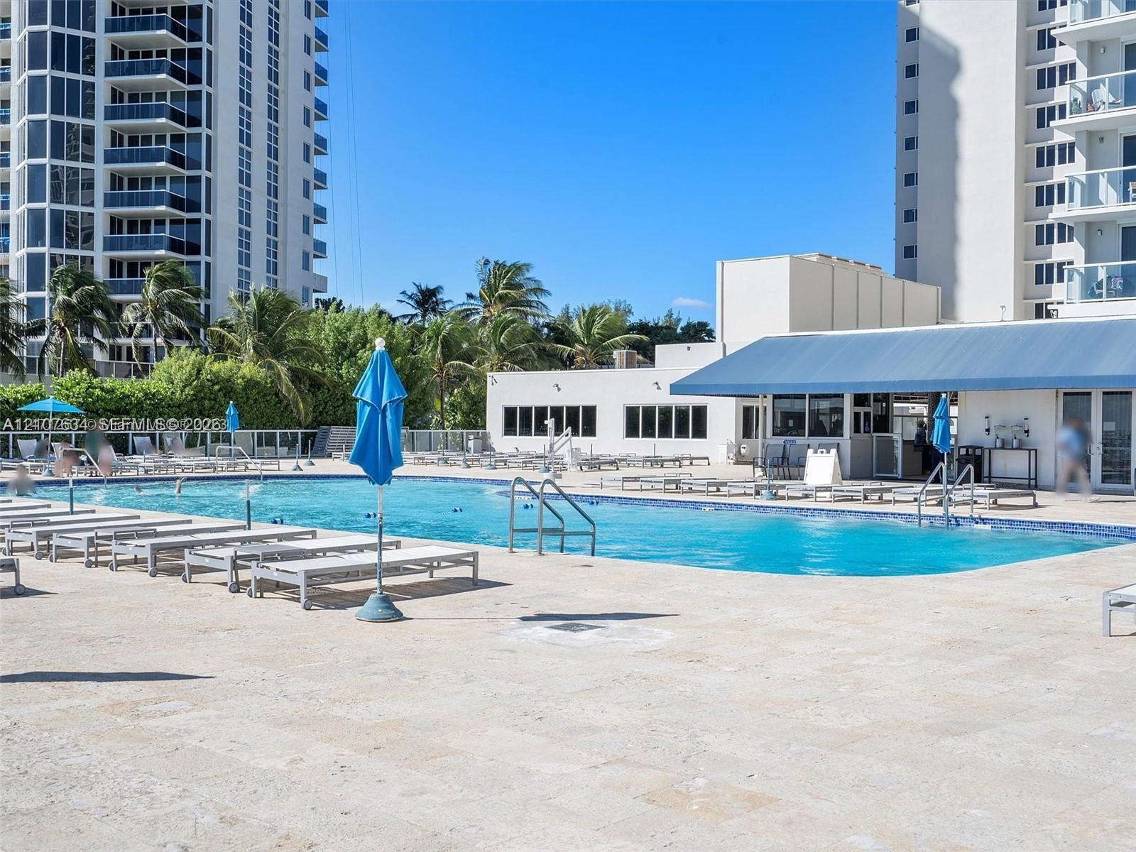 19201 Collins Avenue 941 Property Photo 30