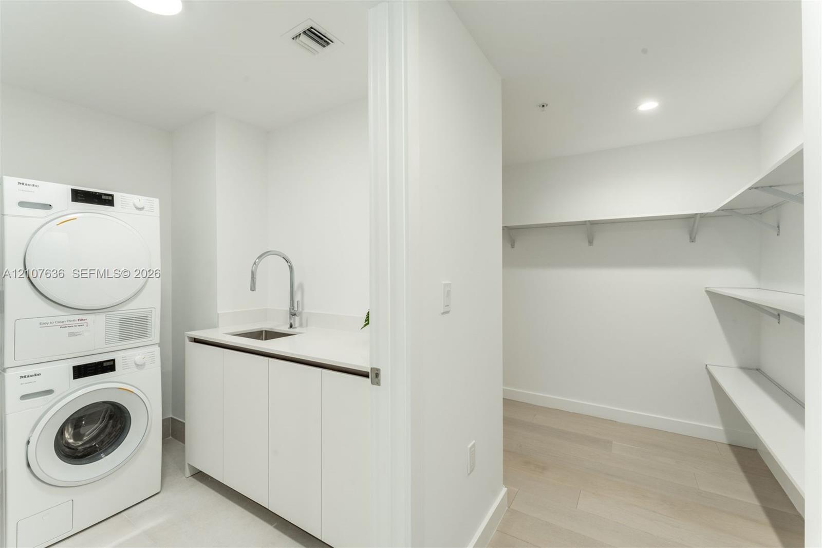 9201 E Bay Harbor Drive 501 Property Photo 13