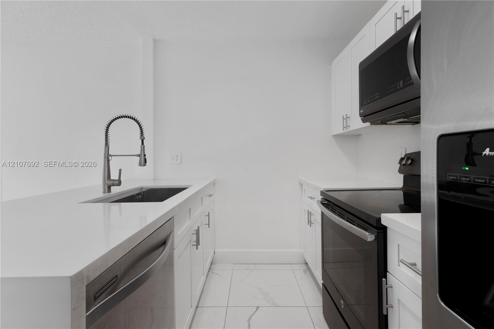 6580 W 27th Court 58-21 Property Photo 5