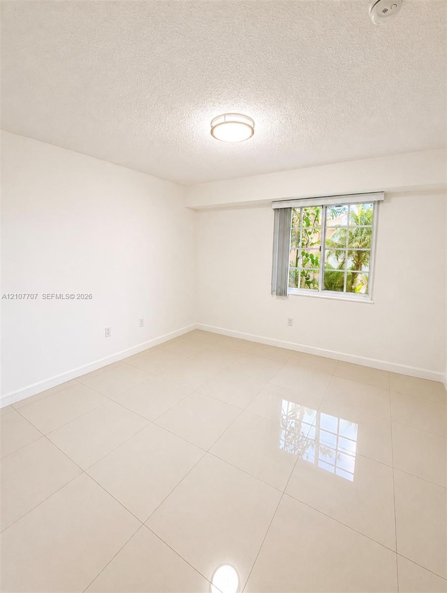 2941 Ne 185th Street 1311 Property Photo 6