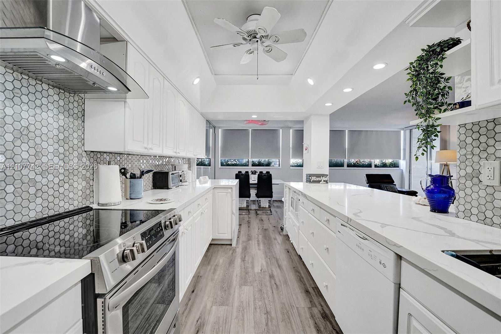 100 Golden Isles Drive 112 Property Photo 5