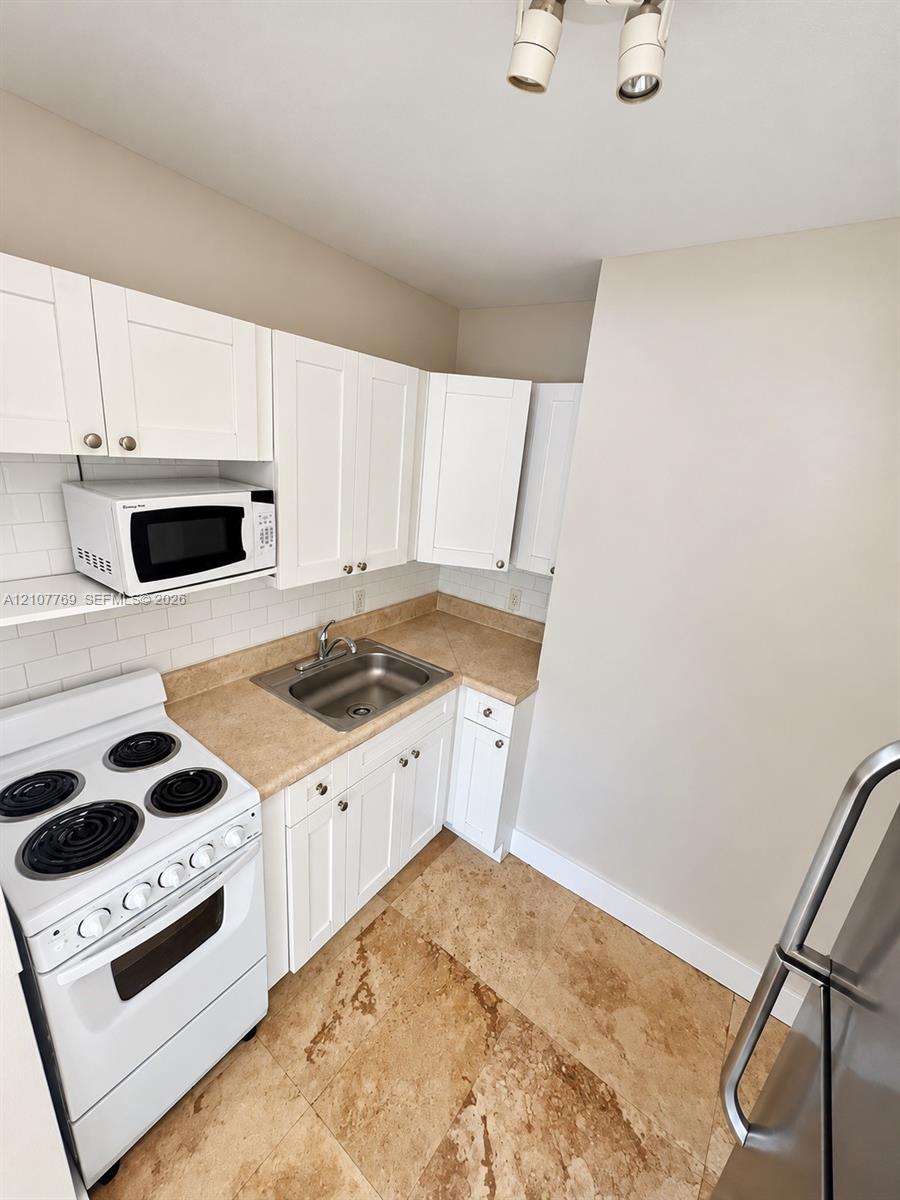 544 Ne 62nd Street 544-8 Property Photo 18