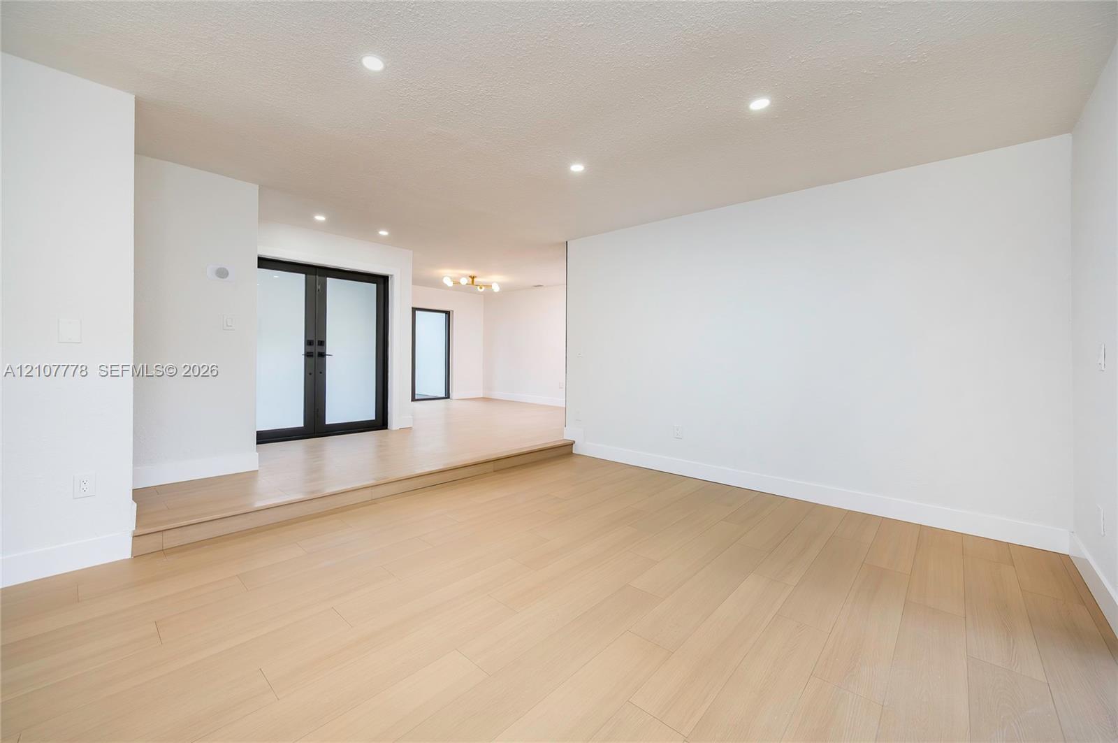 9261 Sw 11th Street Property Photo 4