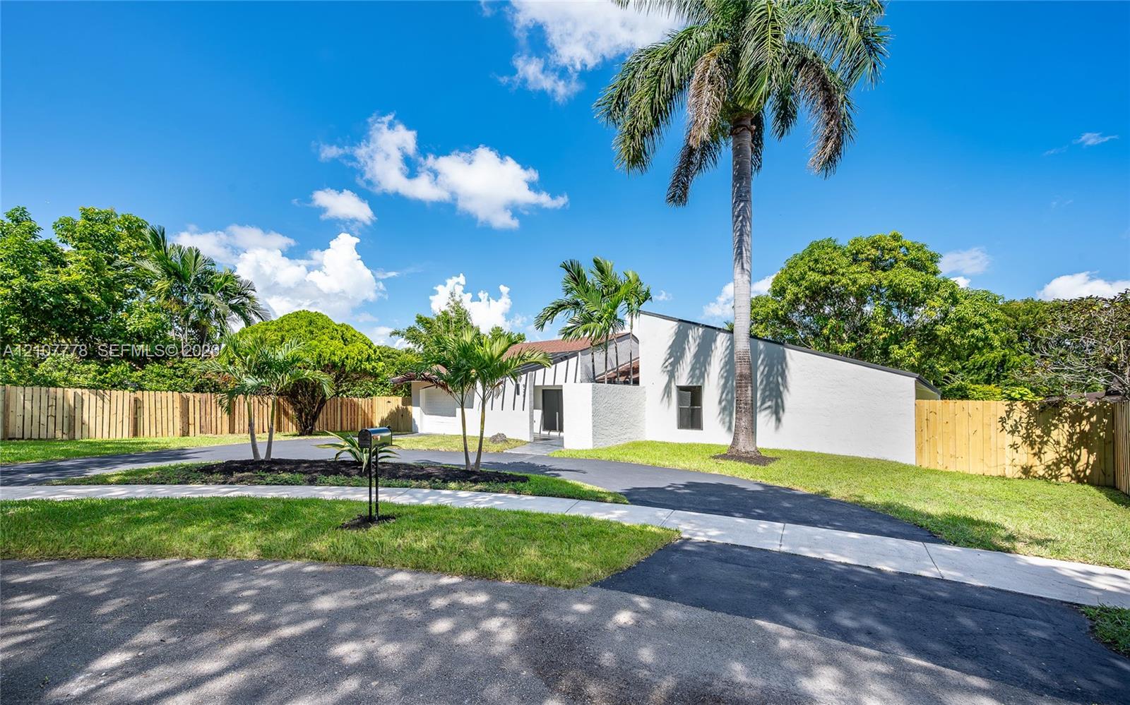 9261 Sw 11th Street Property Photo 17