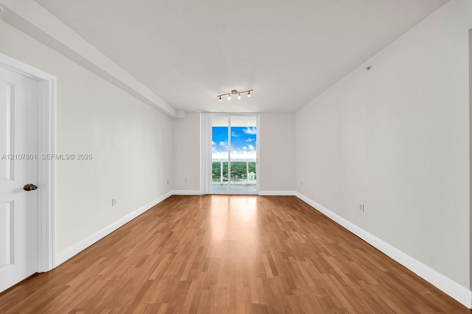 1250 S Miami Avenue 3503 Property Photo 8