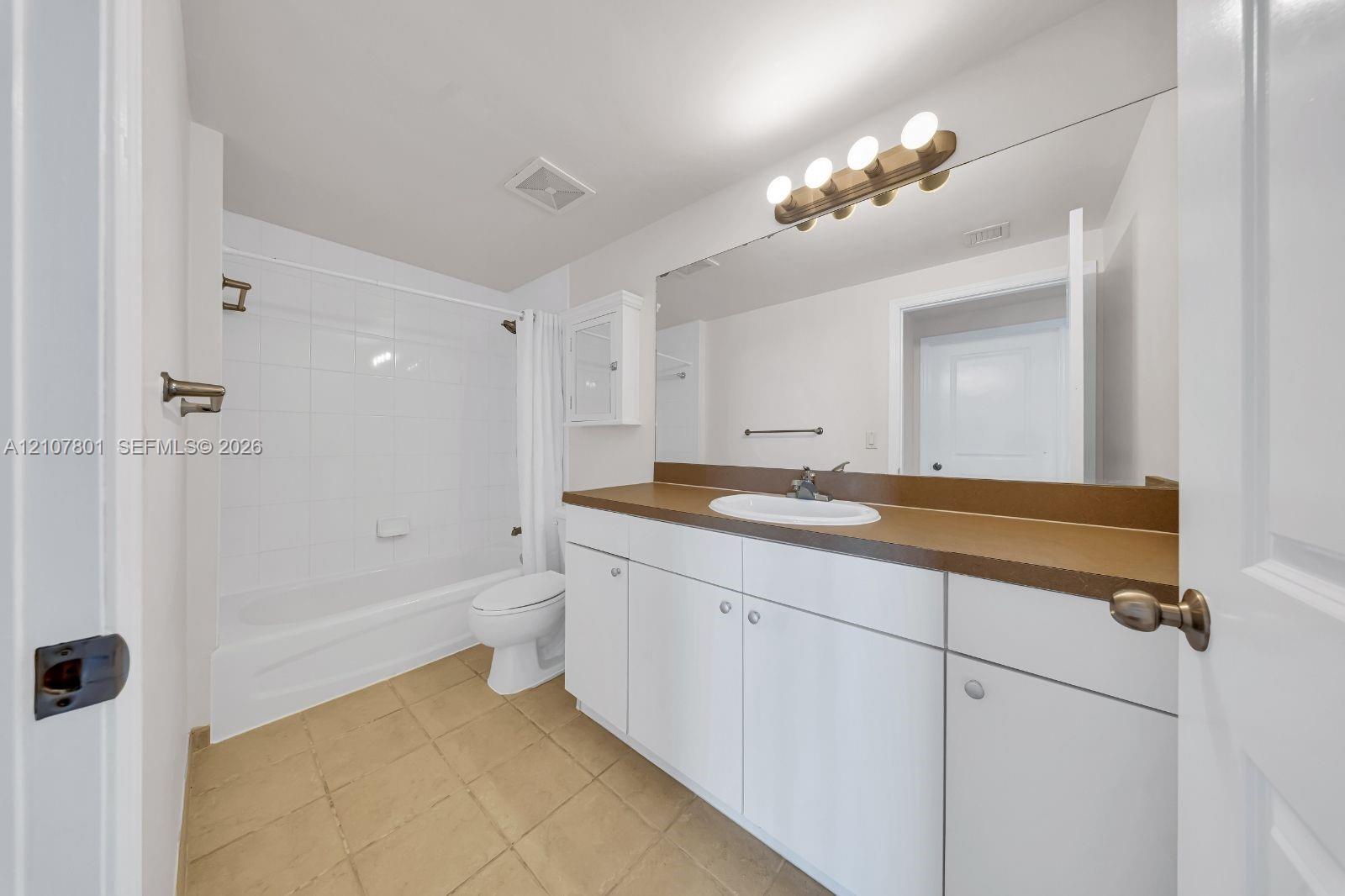 1250 S Miami Avenue 3503 Property Photo 9