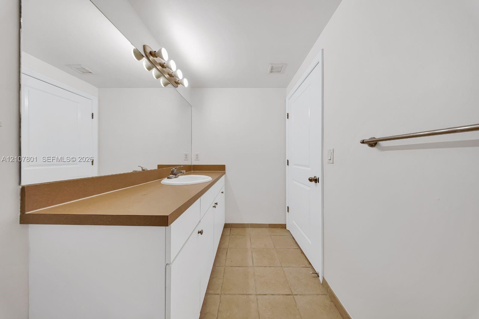 1250 S Miami Avenue 3503 Property Photo 11