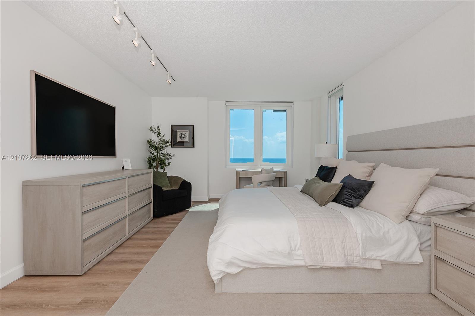A12107862 Property Photo 2