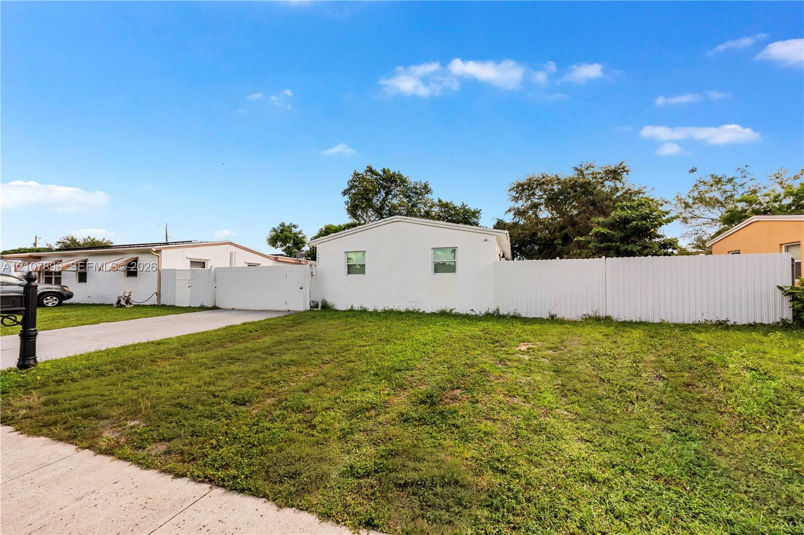 1331 N 69th Way Property Photo 1