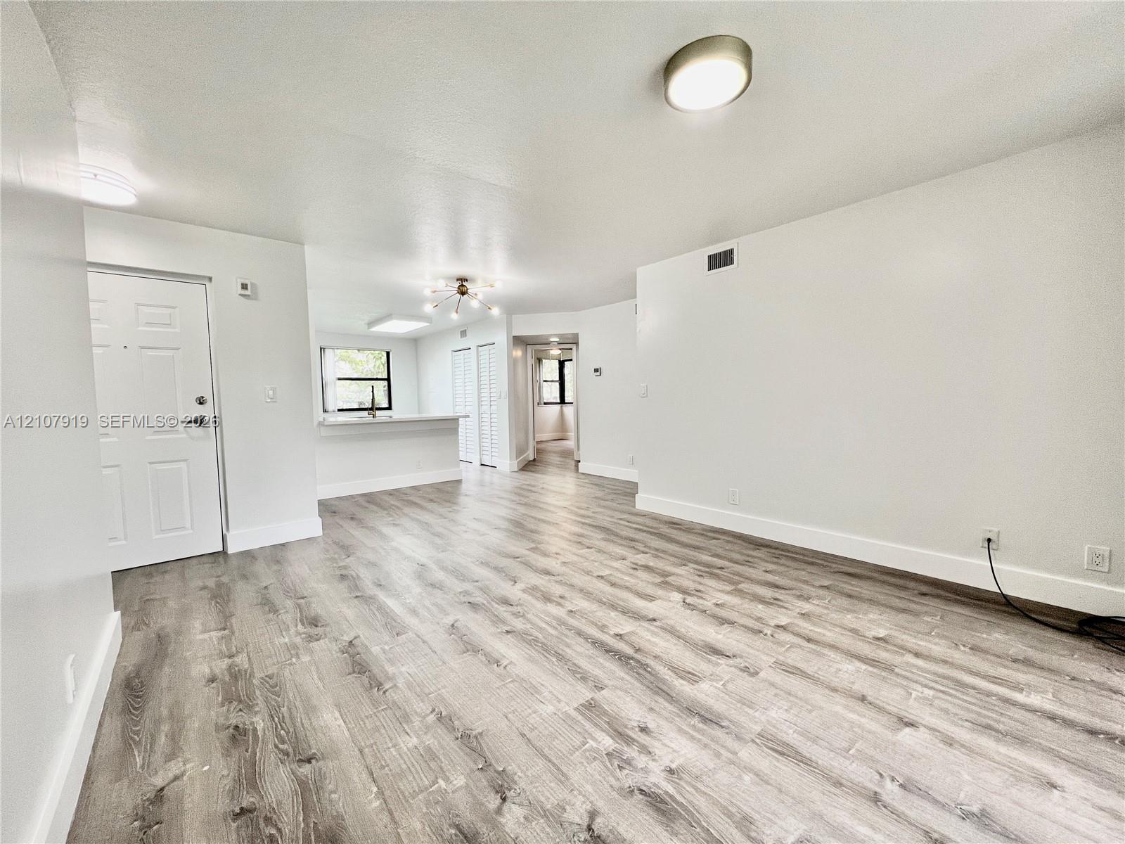 10105 W Sunrise Boulevard 101 Property Photo 16