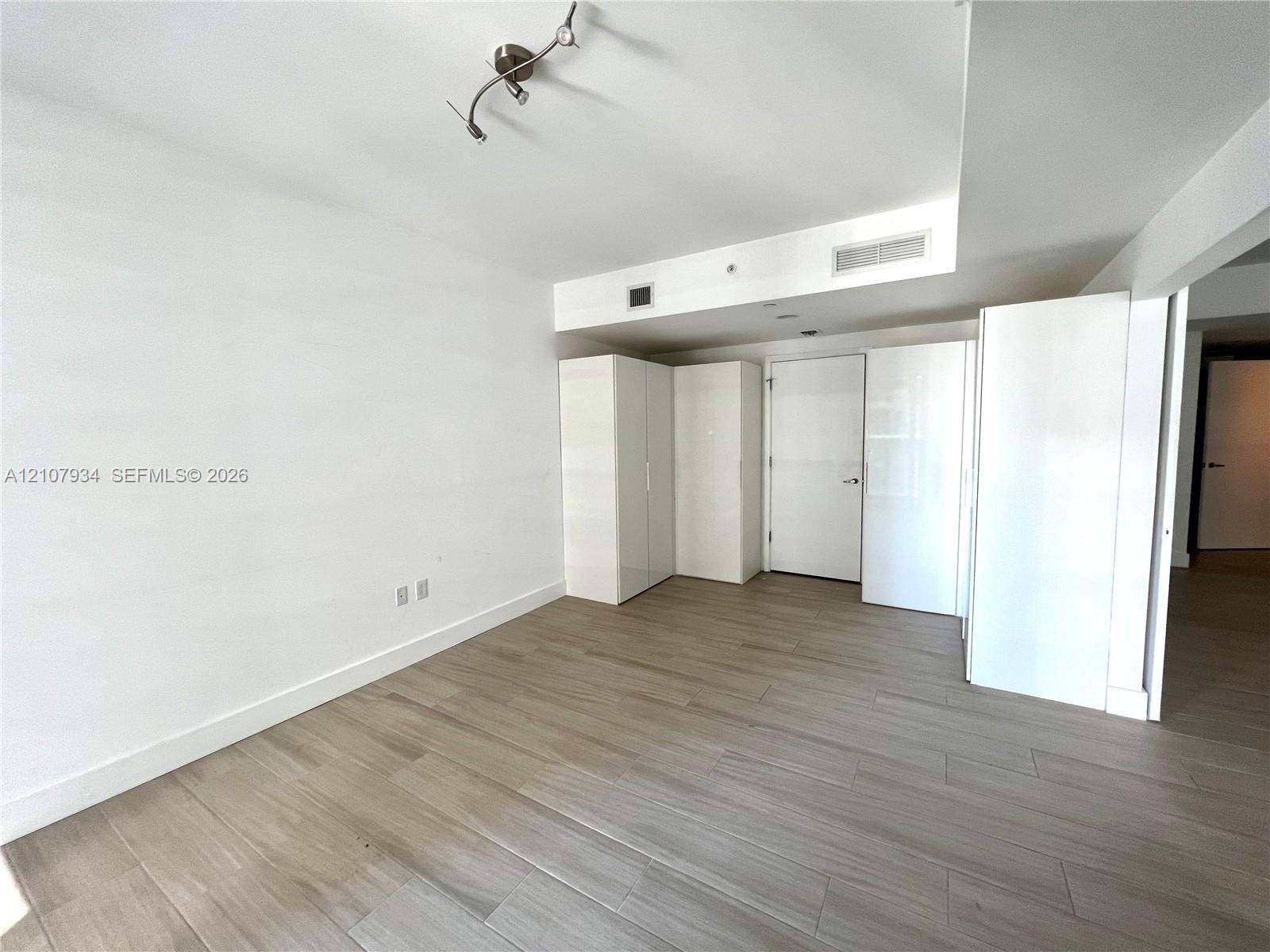 1010 Brickell Avenue 3508 Property Photo 8