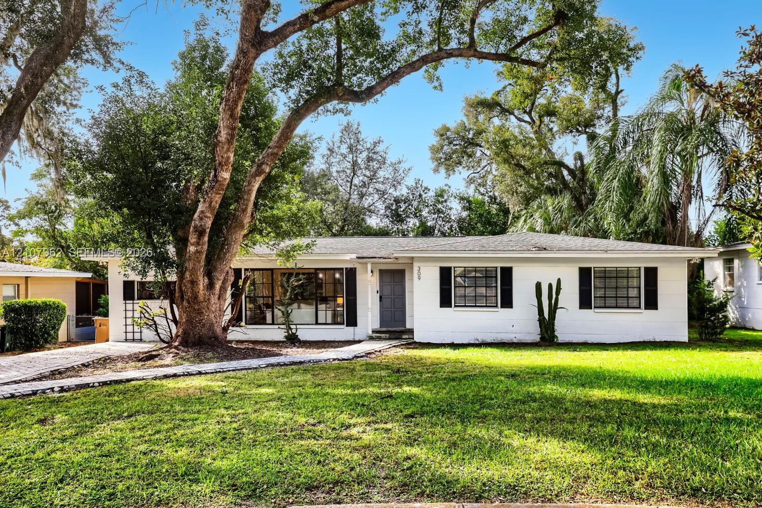 309 Deer Park Avenue Property Photo 1