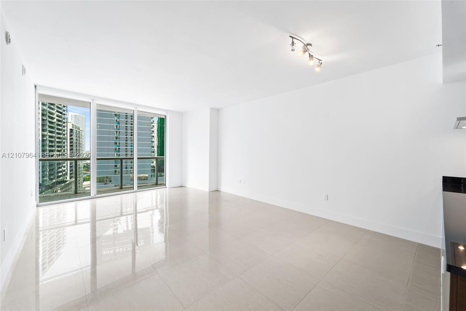 485 Brickell Avenue 1907 Property Photo 7