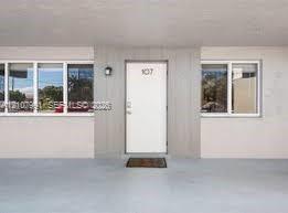 1400 NE 54th Street 105