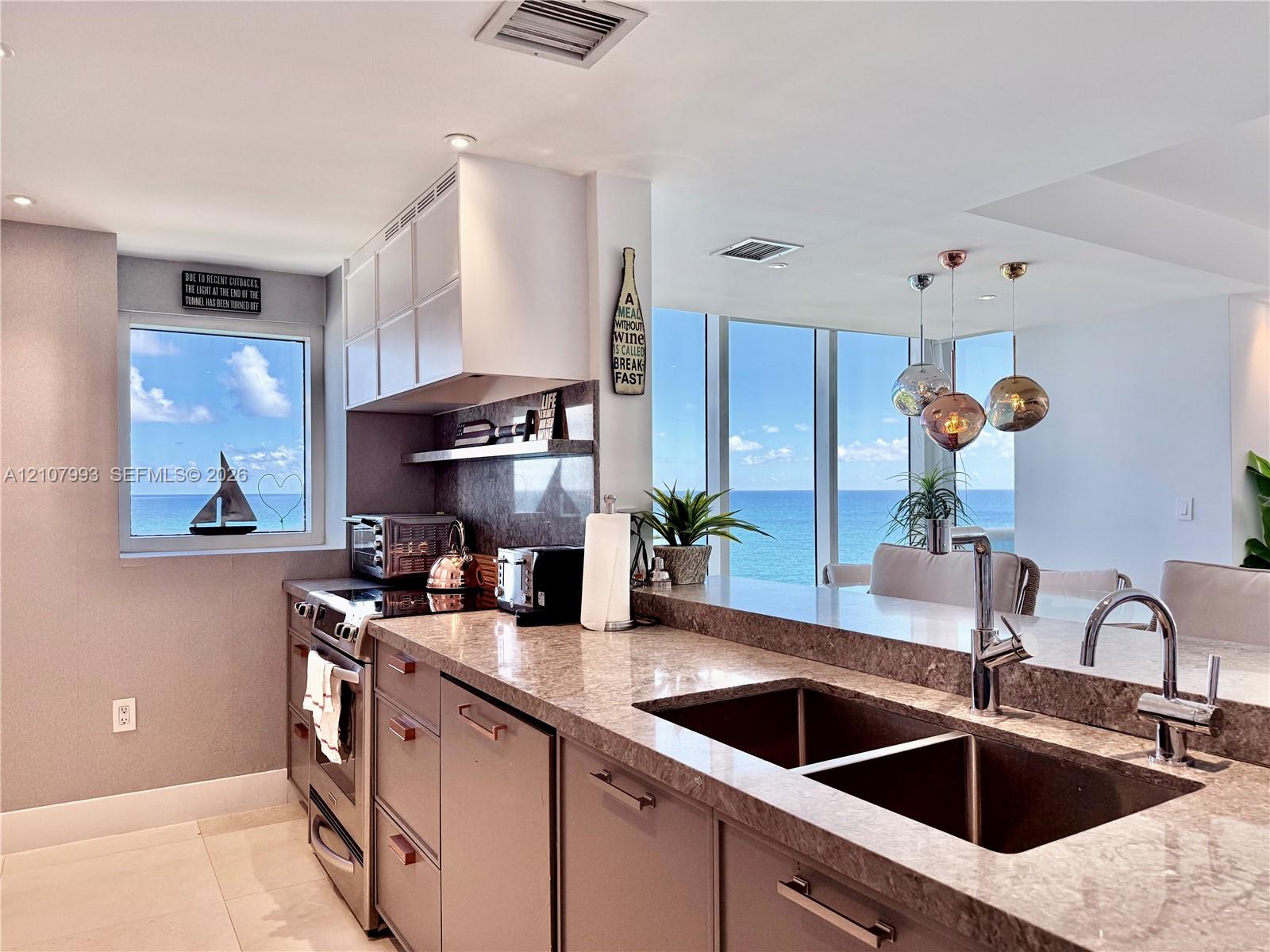 10275 Collins Avenue 1110 Property Photo 15