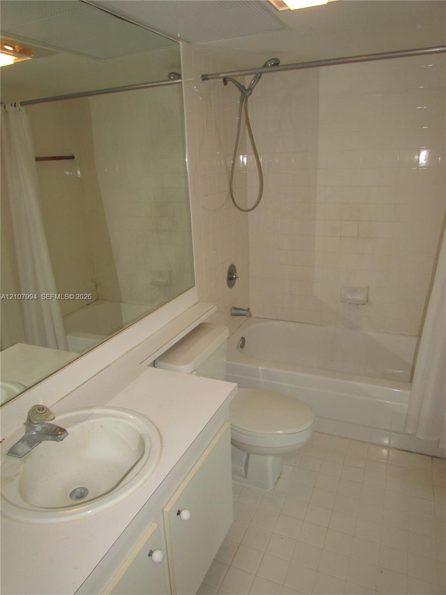 2654 Se 20th Court 206-d Property Photo 22