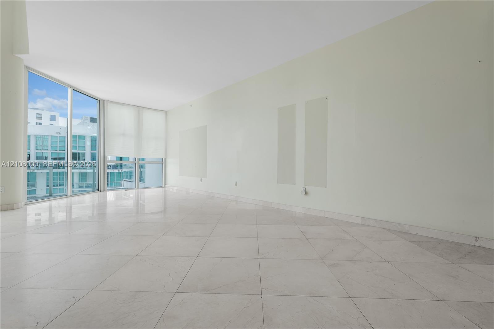 A12108000 Property Photo 3