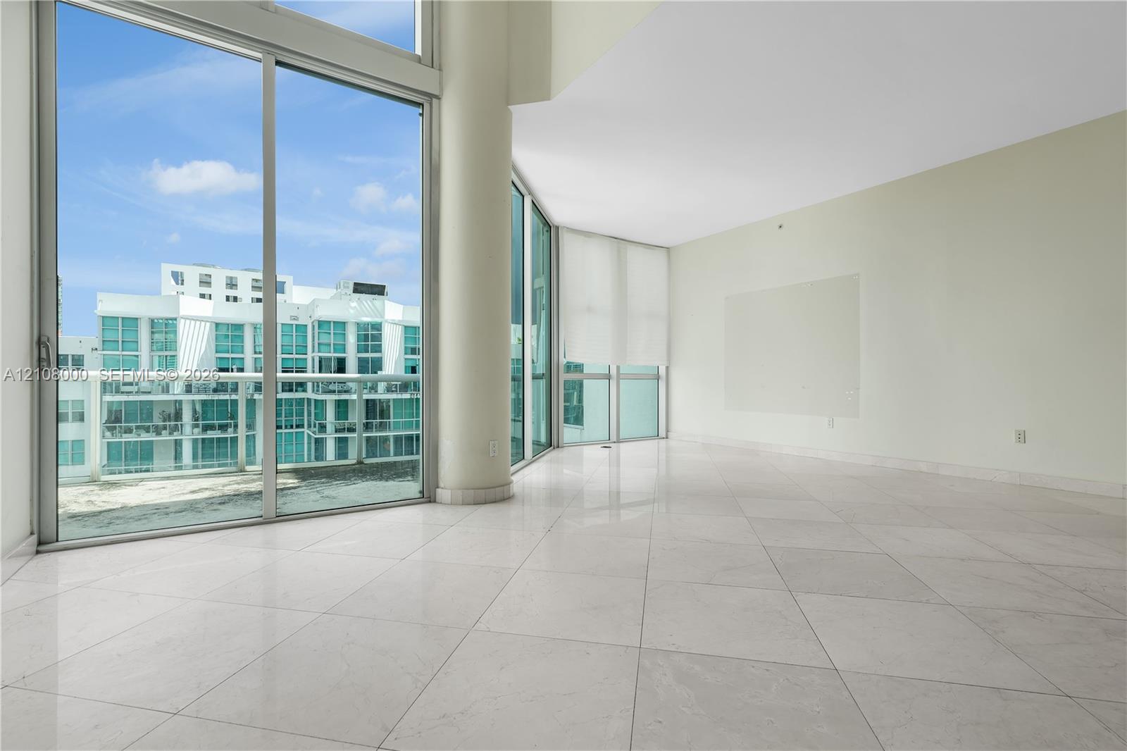 A12108000 Property Photo 4