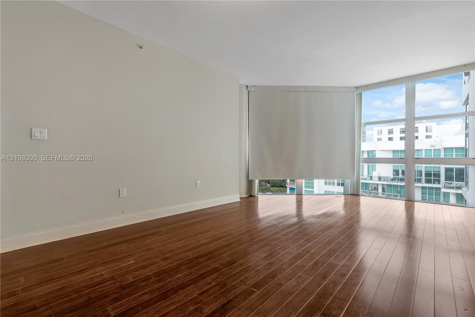 A12108000 Property Photo 8