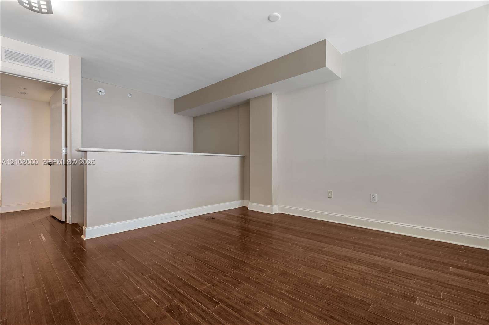 A12108000 Property Photo 15