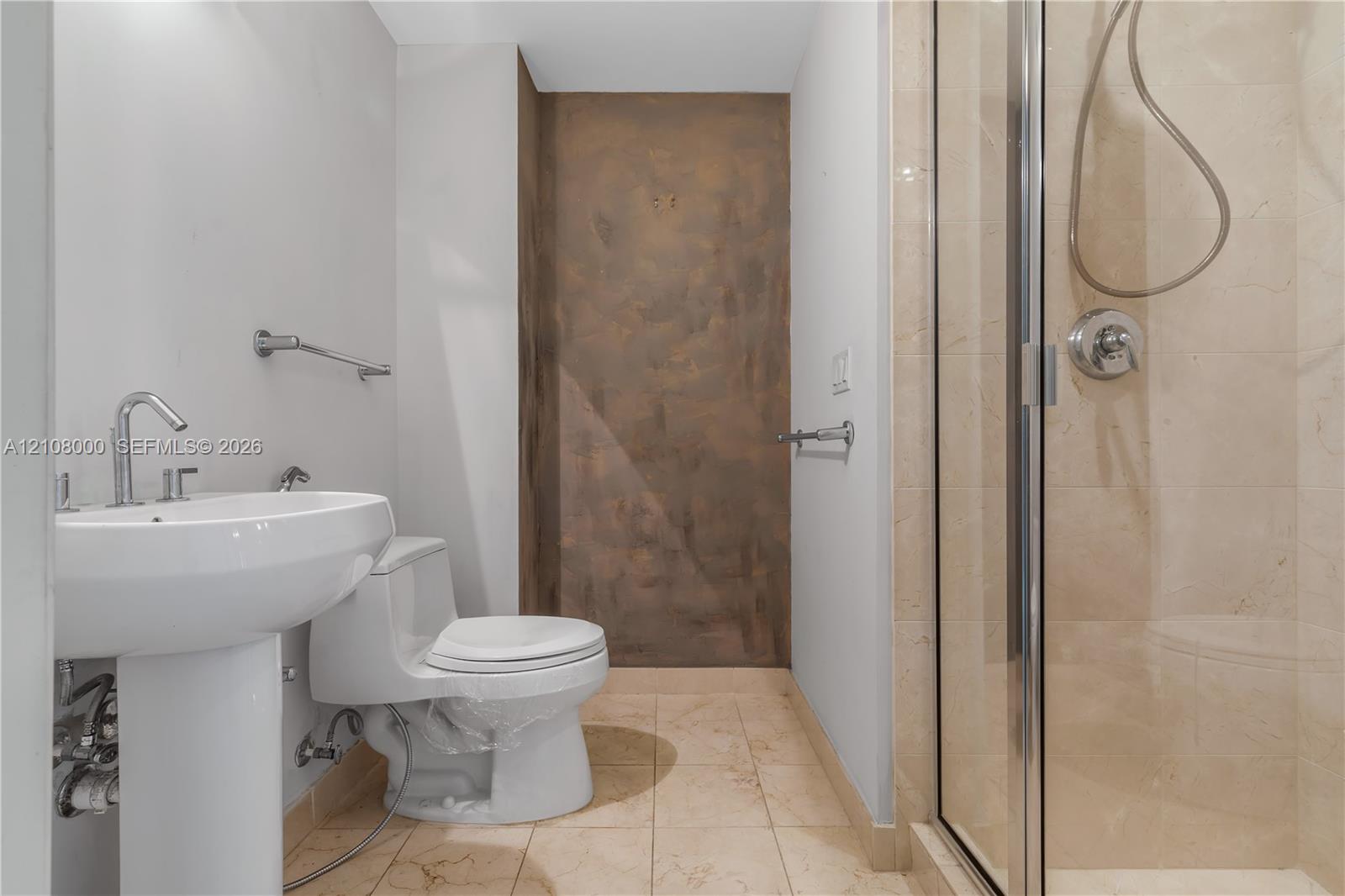 A12108000 Property Photo 19