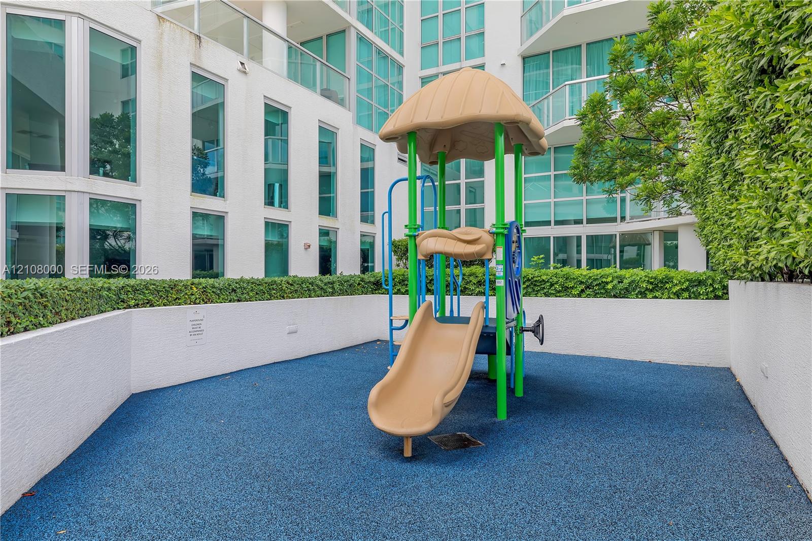 A12108000 Property Photo 26