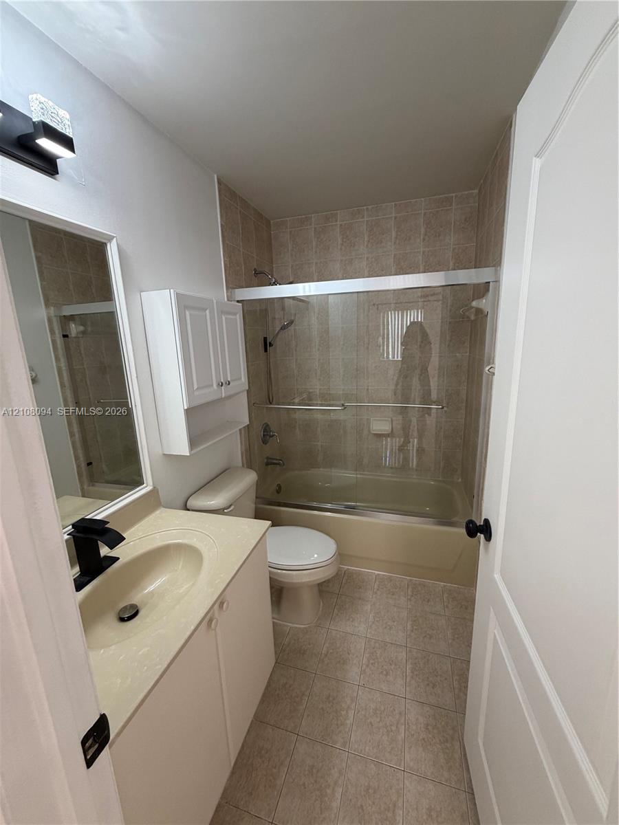 7080 Nw 177th Street 209-13 Property Photo 7