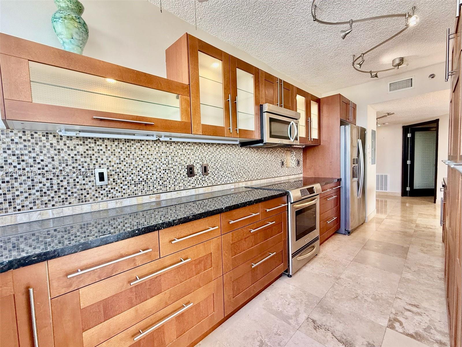6422 Collins Avenue 1403 Property Photo 8