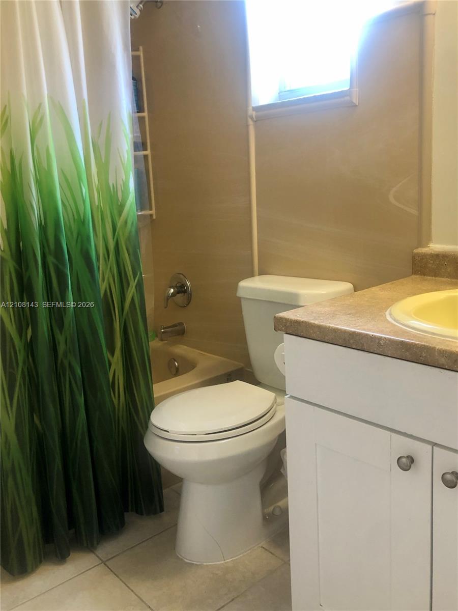 541 Blue Heron Drive 220 Property Photo 25