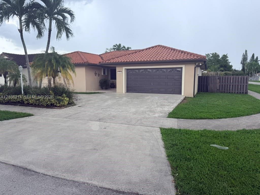 3381 SW 140th Avenue Property Photo 1