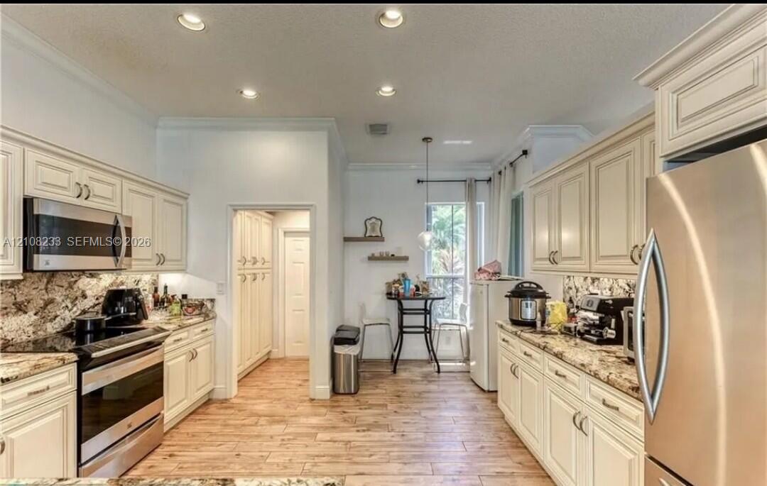 5333 Sw 34th Avenue Property Photo 3