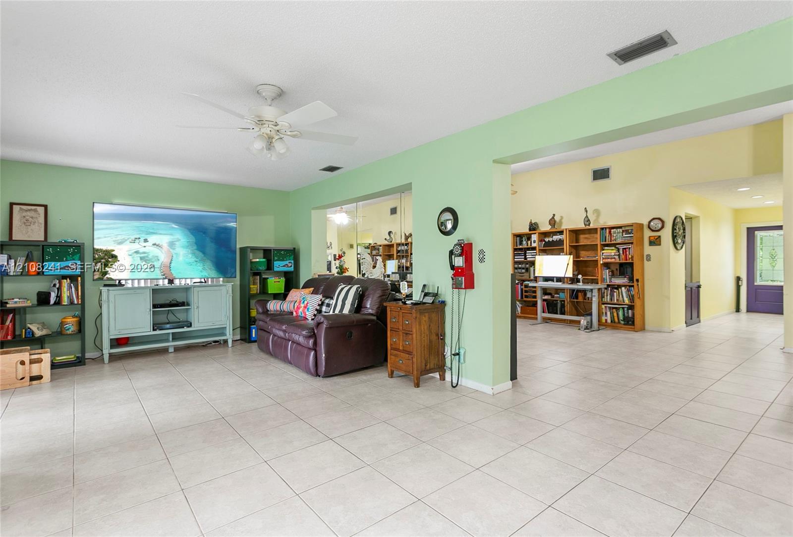 10307 Nw 70th Street Property Photo 1