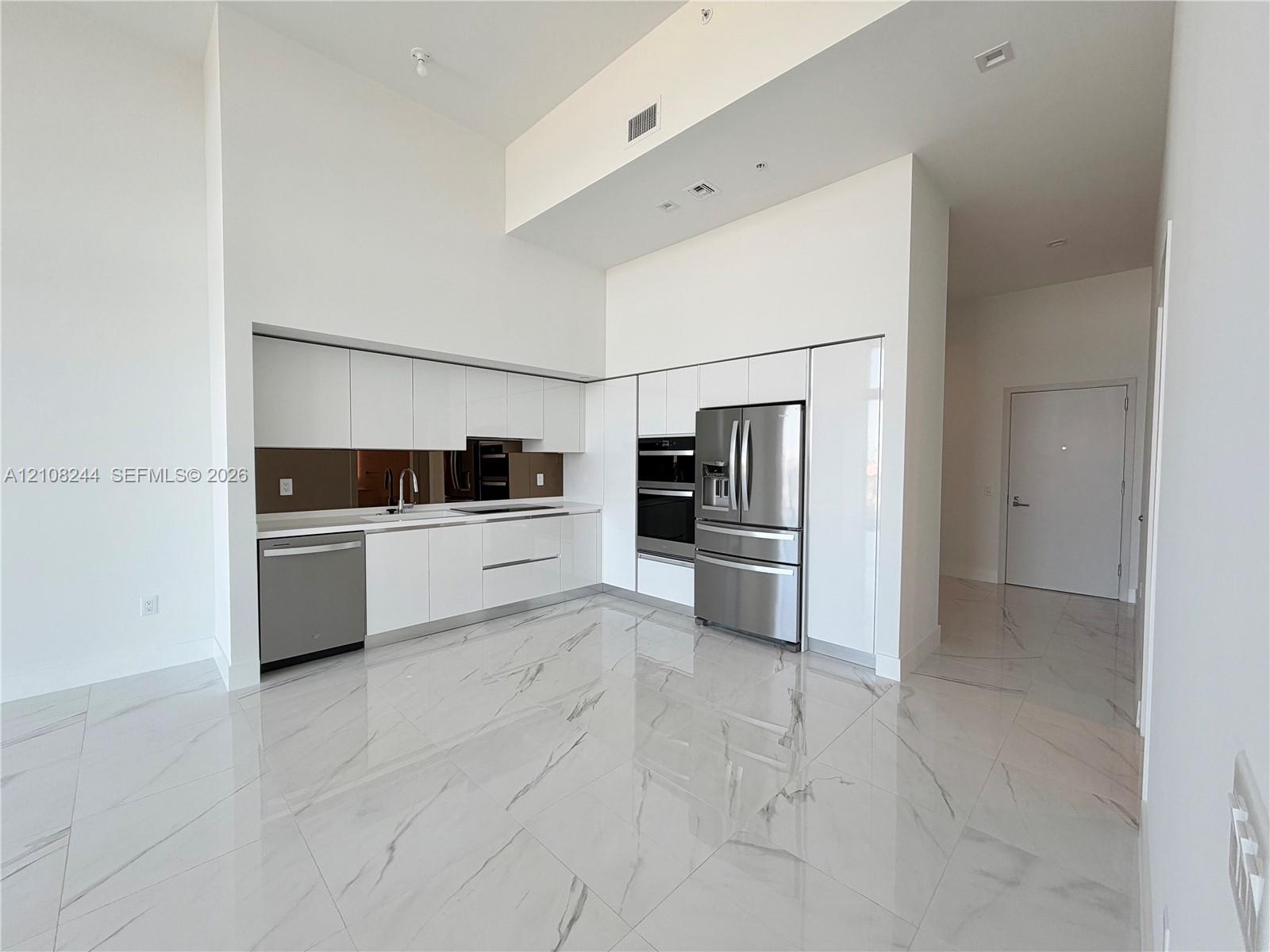 1170 E Hallandale Beach Boulevard 605 Property Photo 3