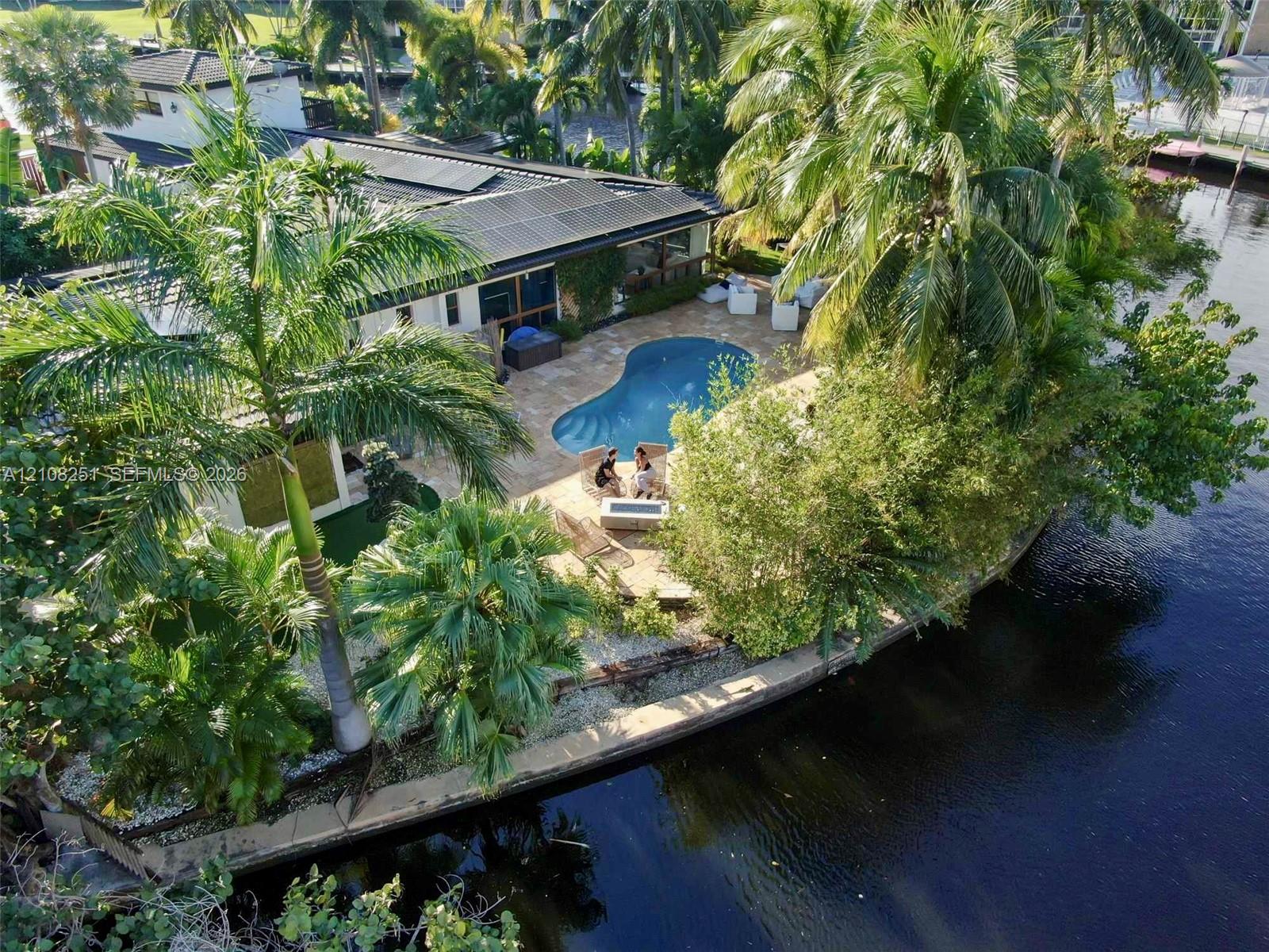 1675 Coral Gardens Drive Property Photo 3