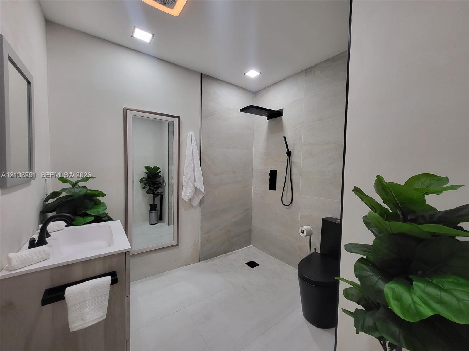 1675 Coral Gardens Drive Property Photo 27