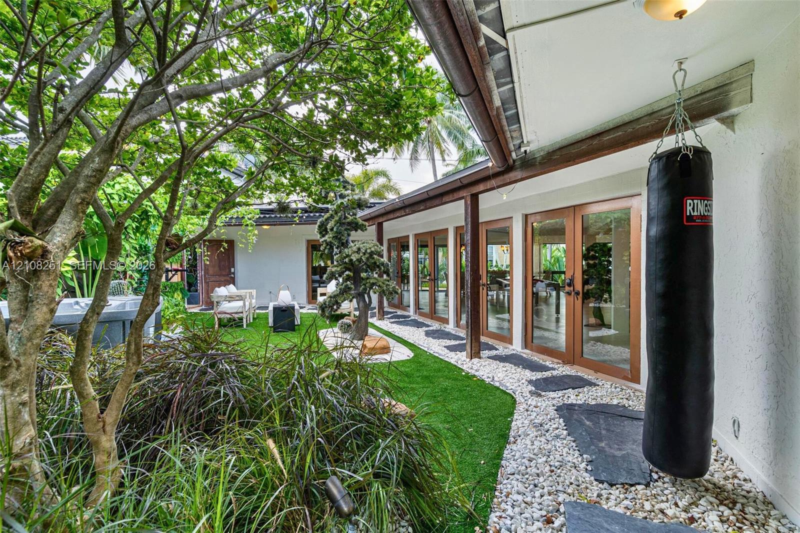 1675 Coral Gardens Drive Property Photo 43