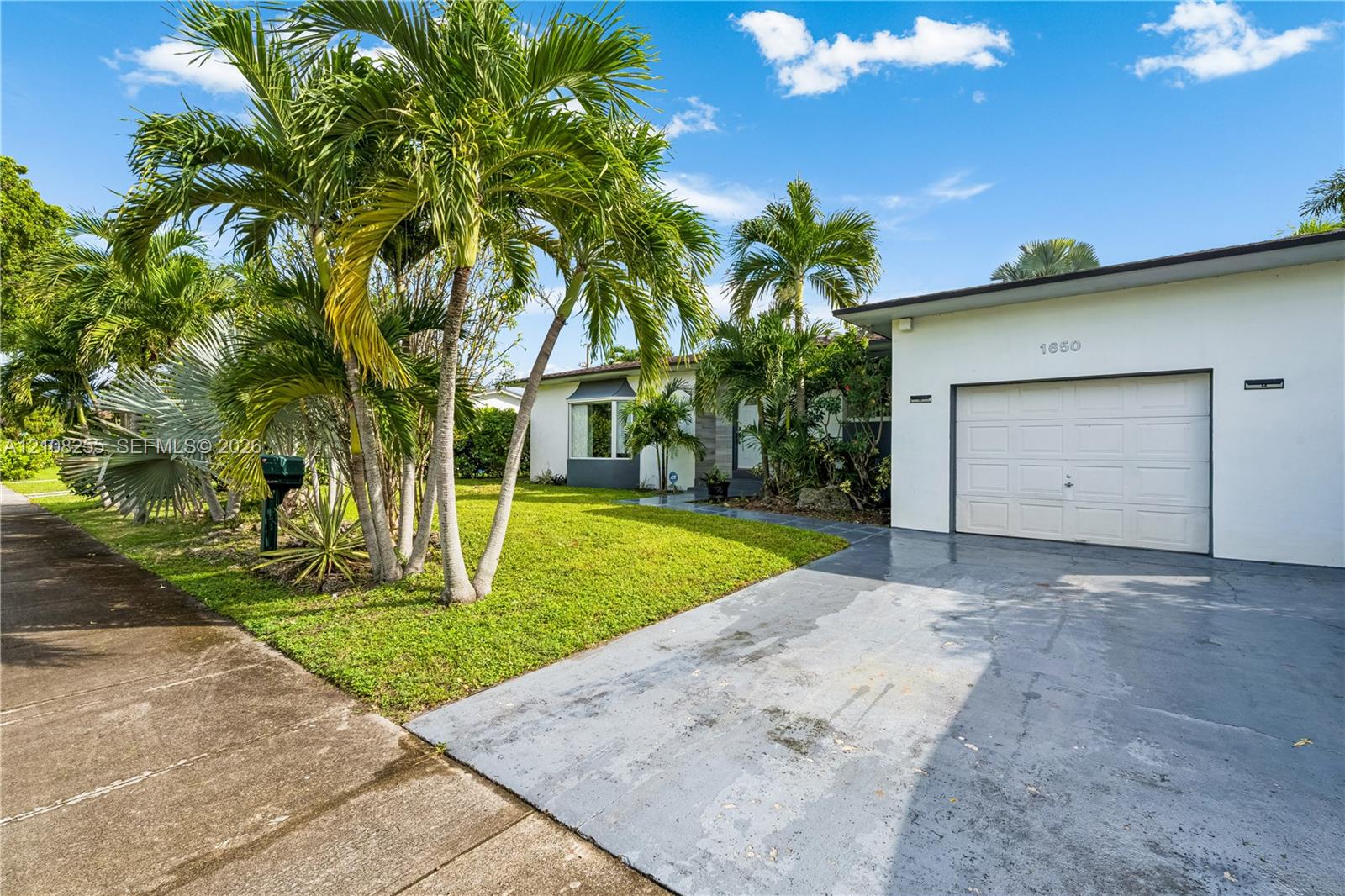 1650 Ne 171st Street Property Photo 4