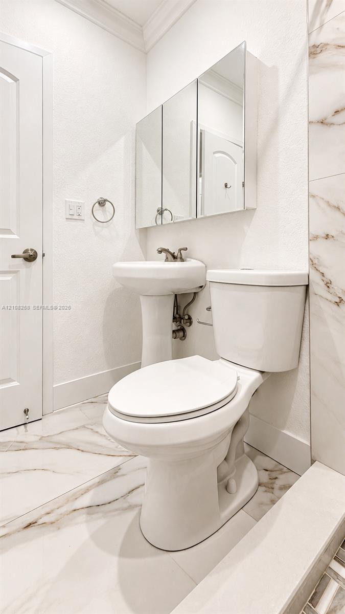 909 Ne 111th Street 909 Property Photo 10