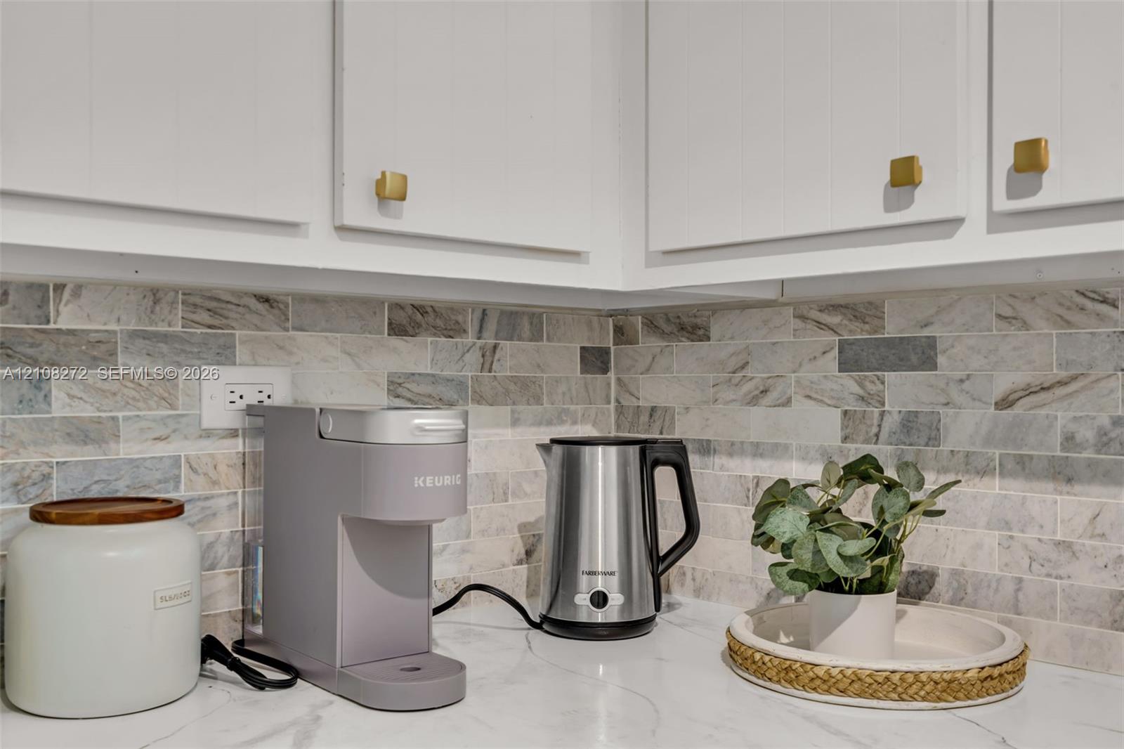 6039 Collins Avenue 519 Property Photo 11