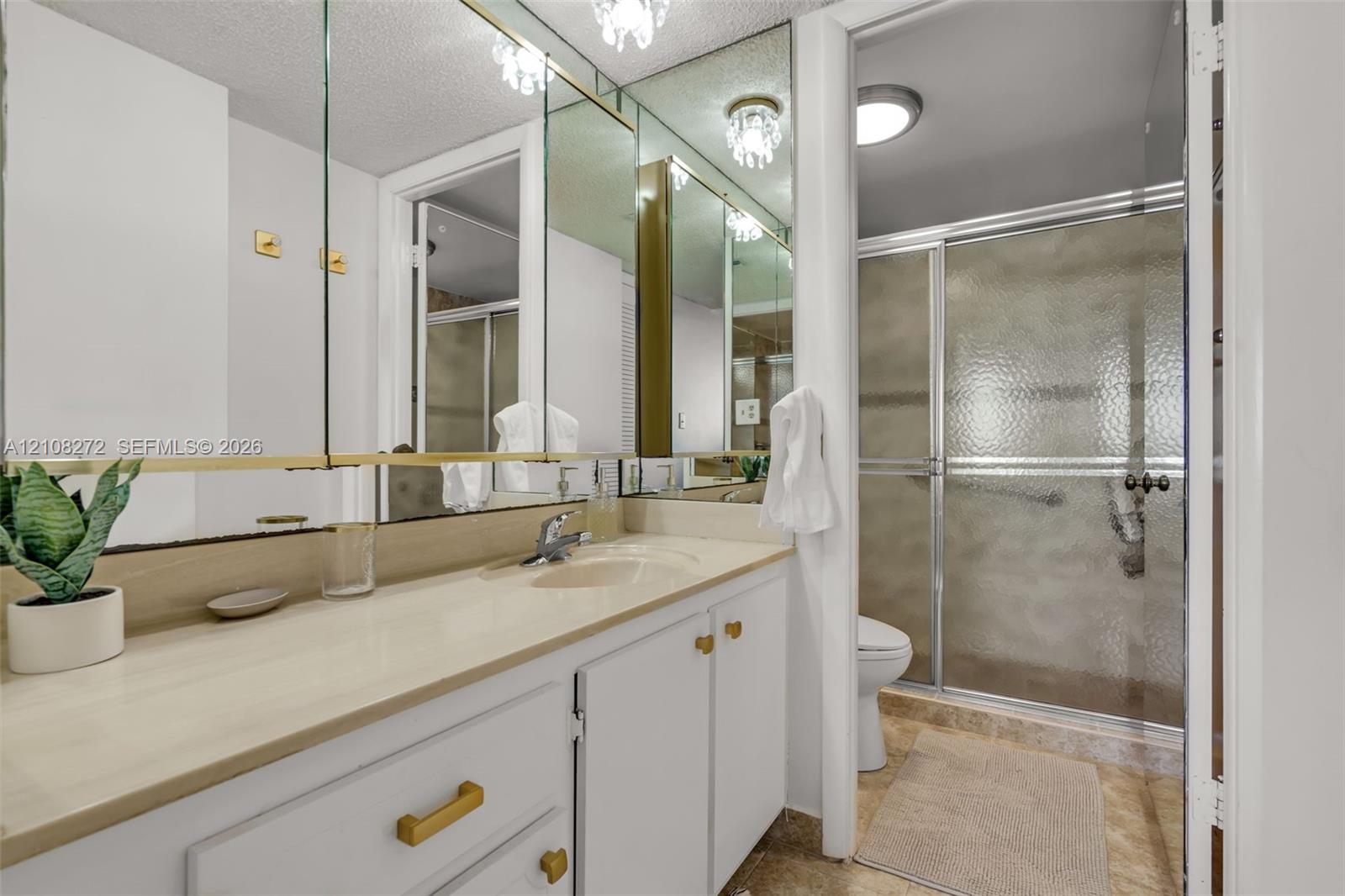 6039 Collins Avenue 519 Property Photo 22