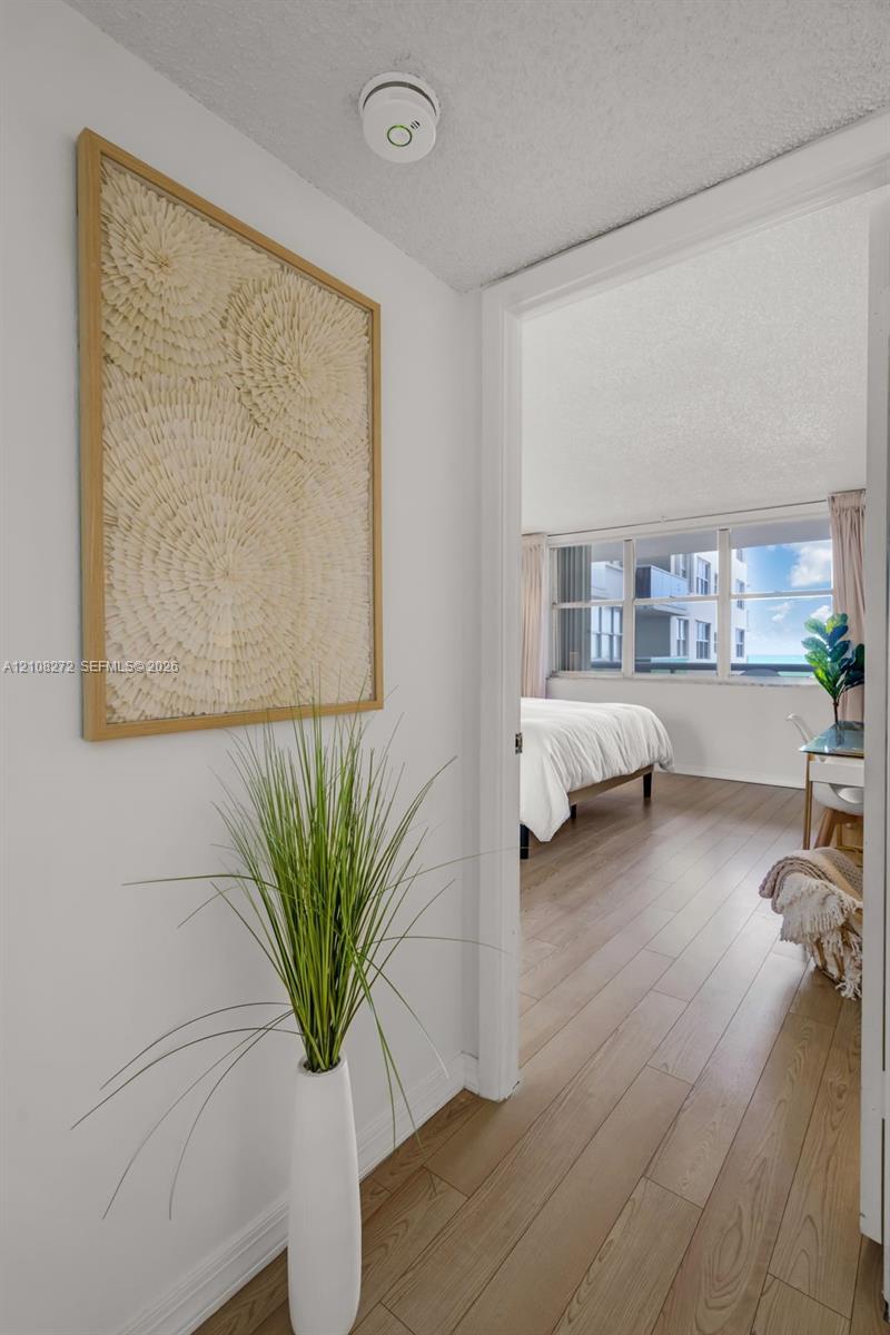 6039 Collins Avenue 519 Property Photo 25
