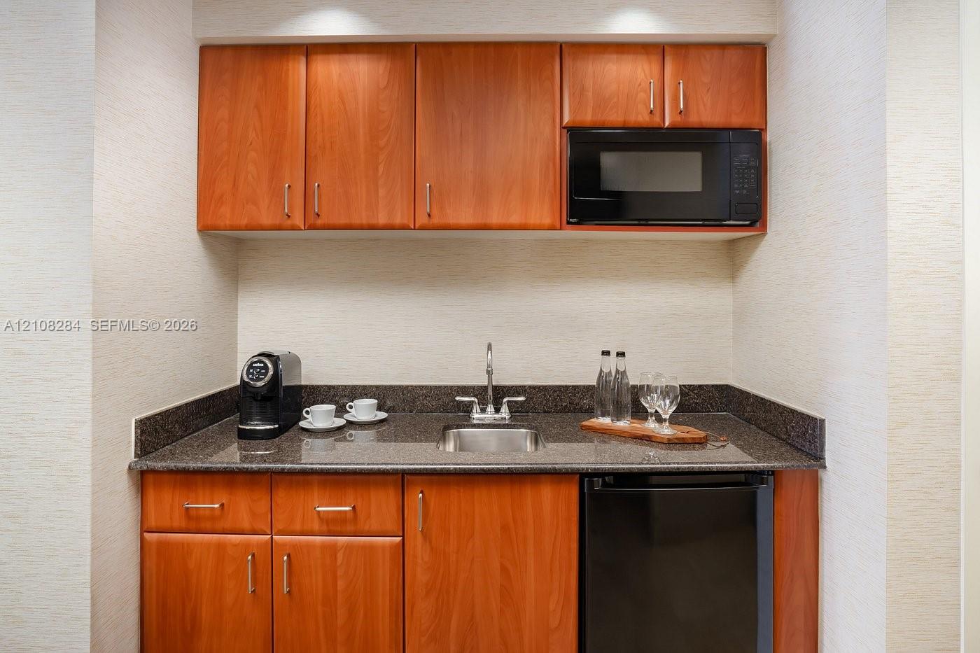 18001 Collins Avenue 908 Property Photo 5