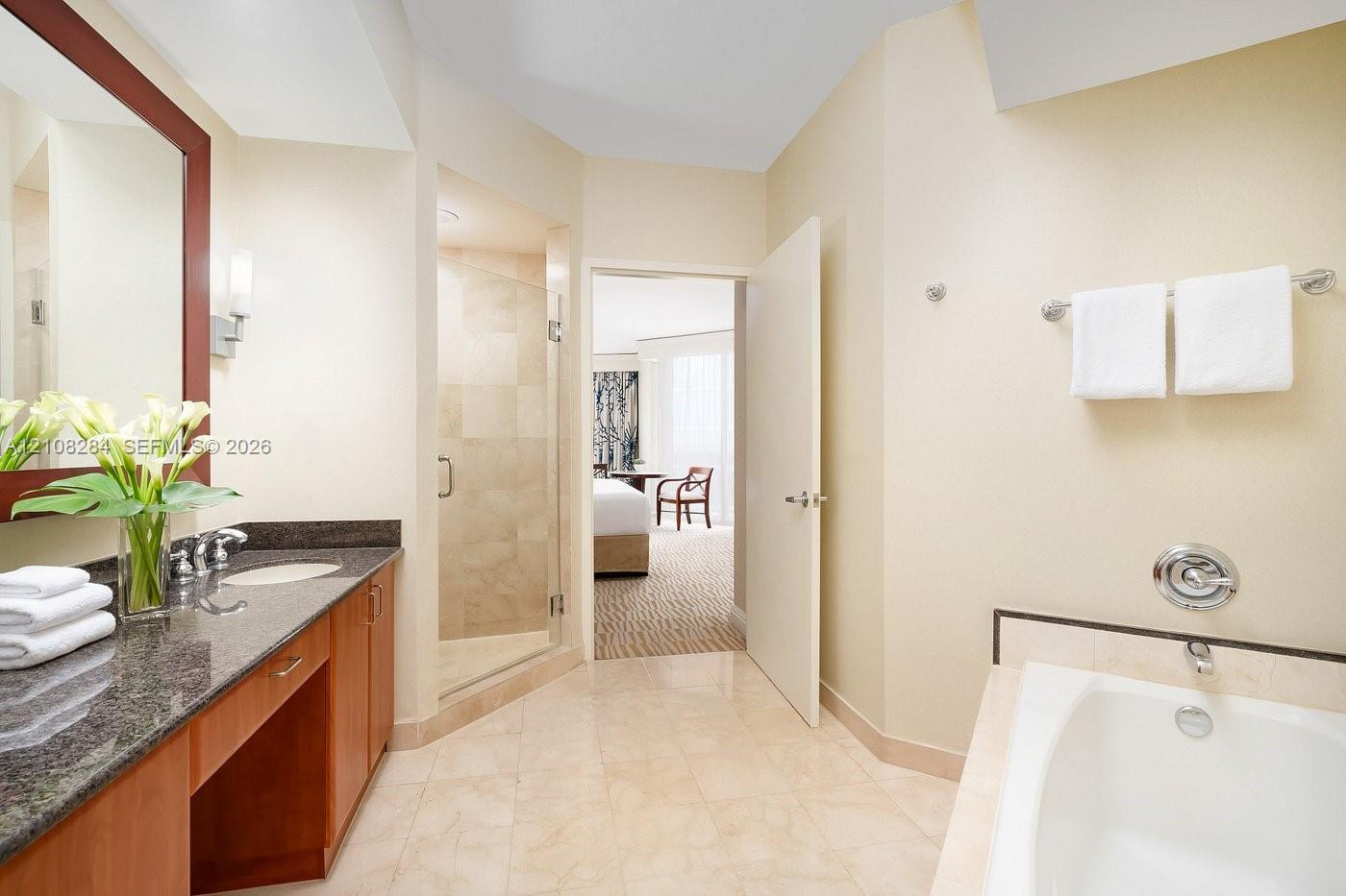 18001 Collins Avenue 908 Property Photo 6