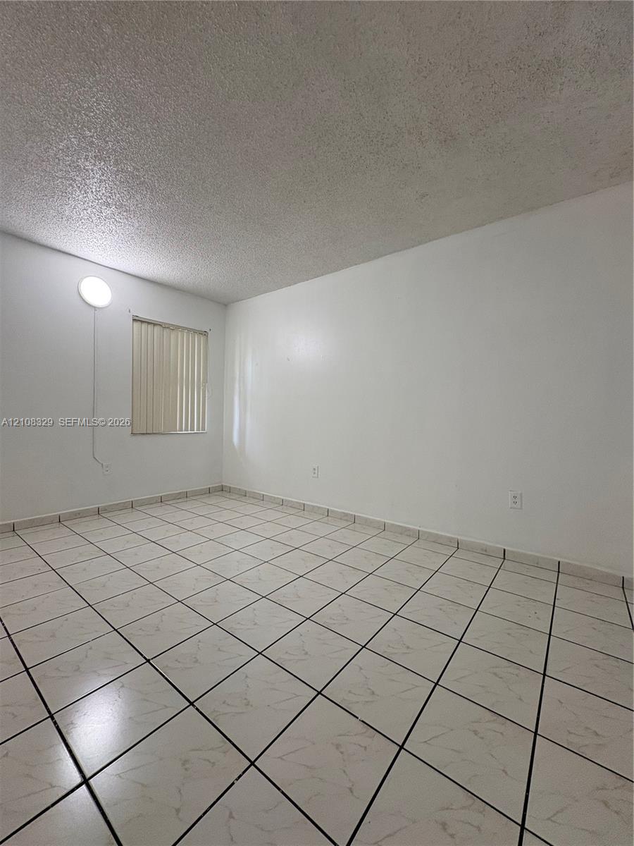 231 E 7th Street 103 Property Photo 5