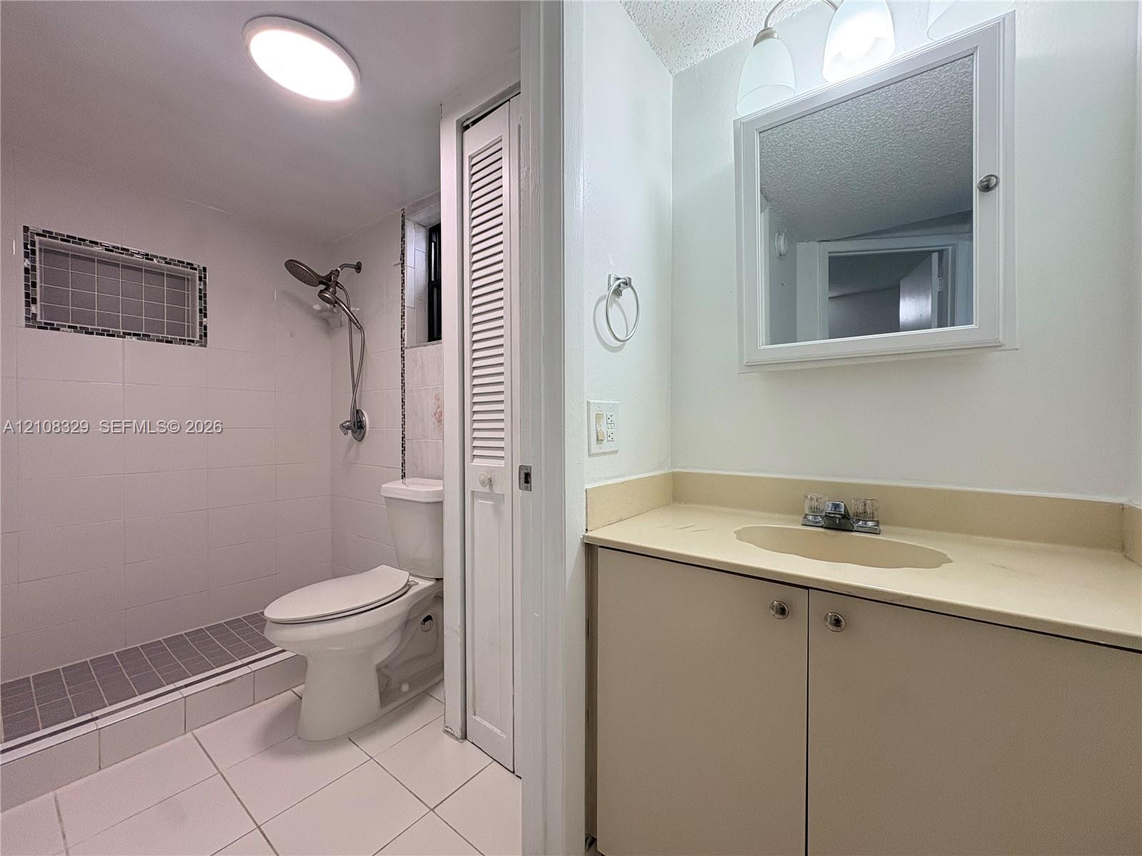 231 E 7th Street 103 Property Photo 6