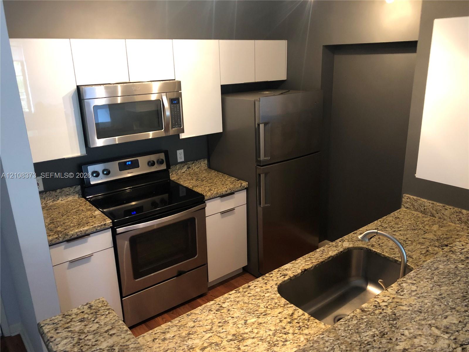 1900 Van Buren Street 411b Property Photo 1