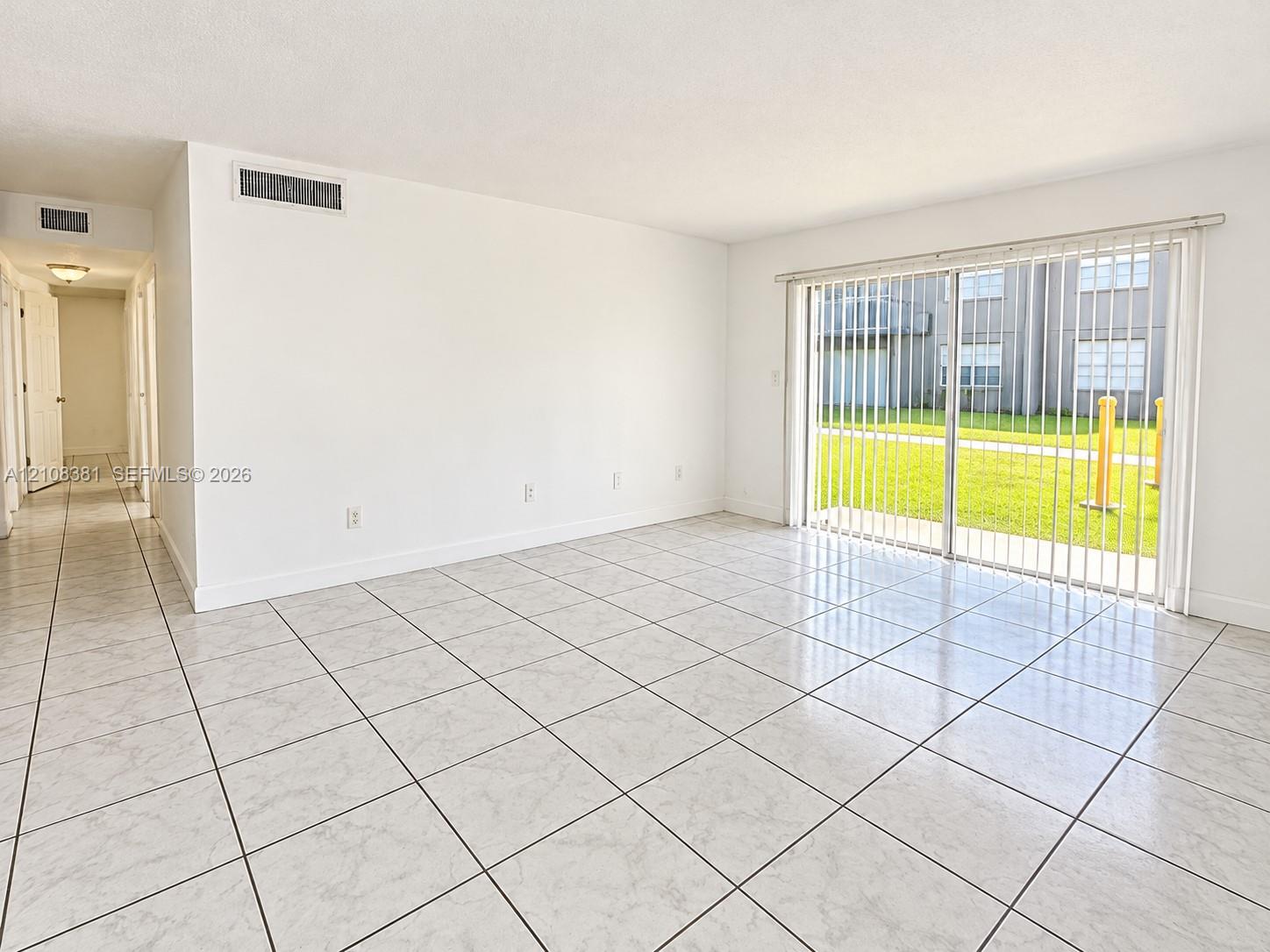 621 Nw 177th Street 101 Property Photo 2