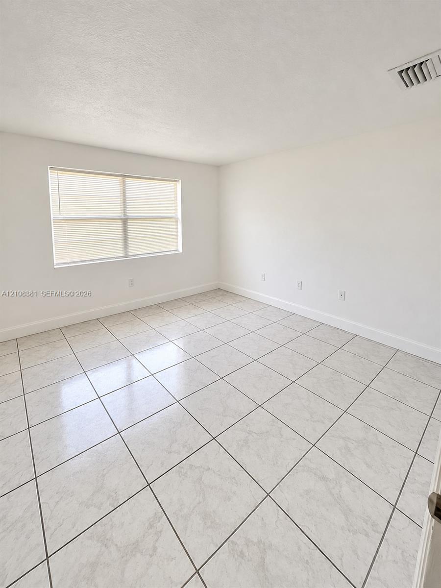 621 Nw 177th Street 101 Property Photo 9
