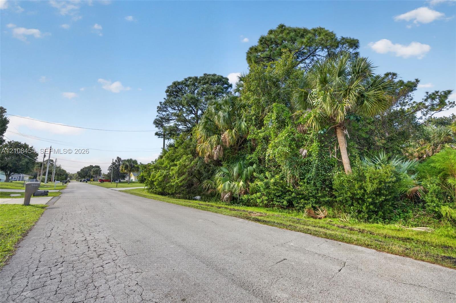6001 Raintree Trail Property Photo 1