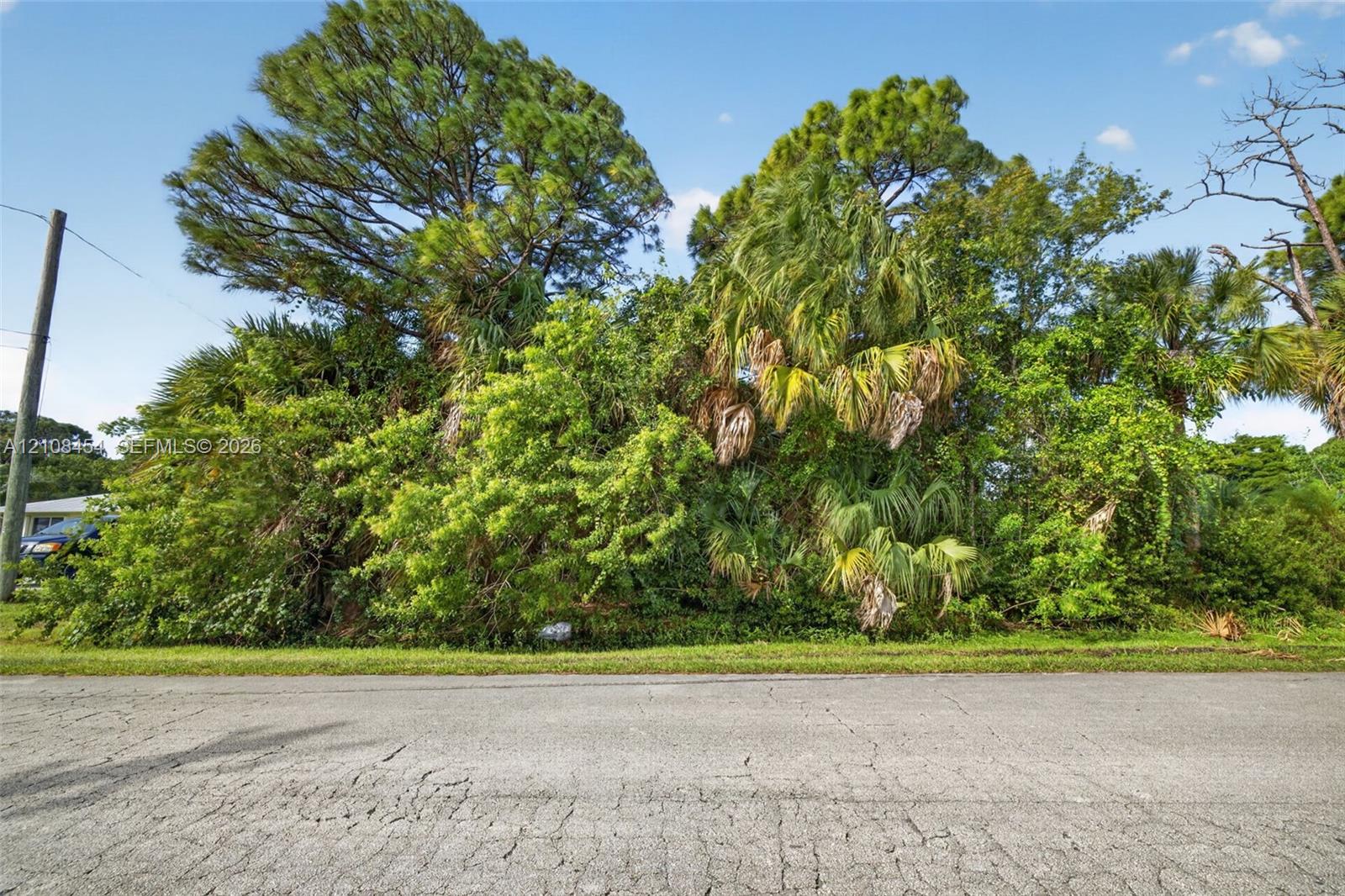 6001 Raintree Trail Property Photo 2